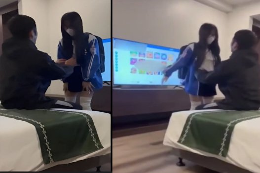 Nữ sinh thủ dâm đầy nước